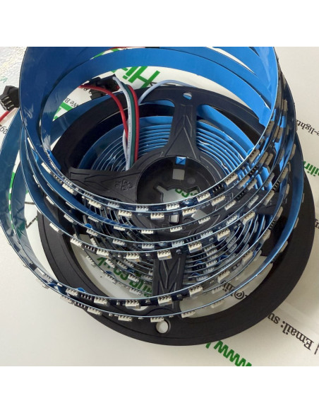 rgbw-pixel-led-streifen-84leds-pro-meter-nahaufnahme