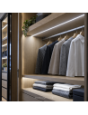 COB LED Streifen im Kleiderschrank 24V 5mm über der Kleiderstange