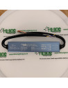 Gerade Ansicht des Treibers HL-DALI-DT8-CV-100W-24V-IP67, blaues IP67-Gehäuse mit Netz- und LED-Leitung.