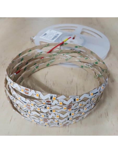 Hochbiegsamer Warmweißer LED-Streifen 24V-14,4W/m IP65-PU CRI80 SMD2835