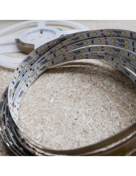 12V Kaltweißer LED Streifen 14.4W/m IP00 CRI80 SMD2835