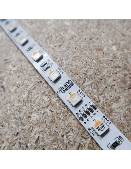 24Volts 60 LEDs per meter 14.4W quad led chip HL-24VRGBWW-IP00