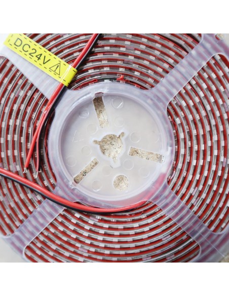 9.6W Cool White LED Strip 120 LEDs IP65 CRI80 6500K