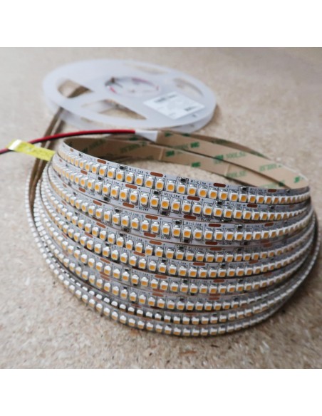 warmweißer LED Strip 240 LEDs / Meter