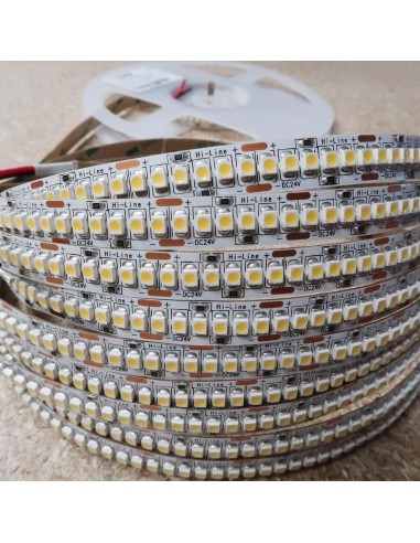 Naturweißer LED Streifen 240 LEDs / Meter CRI 80+