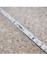 Warmweißer LED Streifen 3000K 24V 14.4W/m IP00 CRI80 SMD2835 Warmweißer LED Streifen 3000K 24V 14.4W/m IP00 CRI80 SMD2835