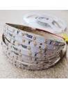Warmweißer LED Streifen 3000K 24V 14.4W/m IP00 CRI80 SMD2835 Warmweißer LED Streifen 3000K 24V 14.4W/m IP00 CRI80 SMD2835