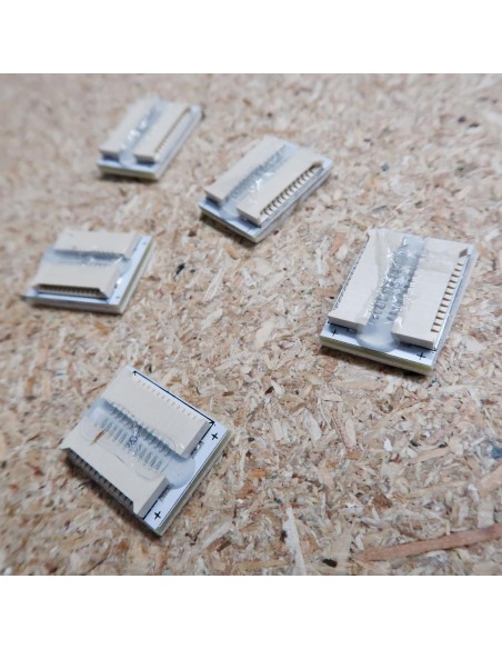 Solderless connector LED tape