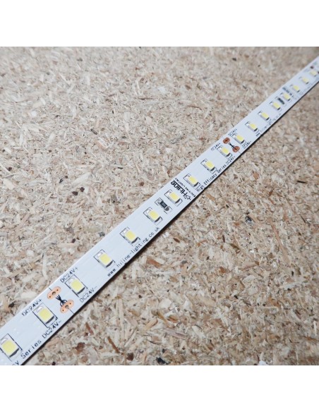 6000K Kaltes Weiß LED-Streifen 24V 14.4W/m IP00 CRI90 SMD2835