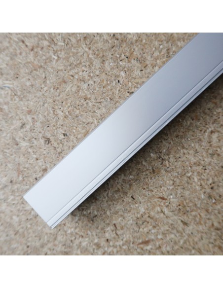 Trimless recessed LED profile extrusion