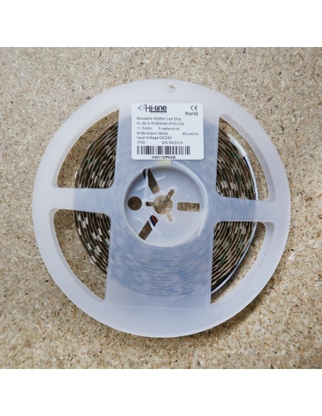 Bendable RGBW LED strip