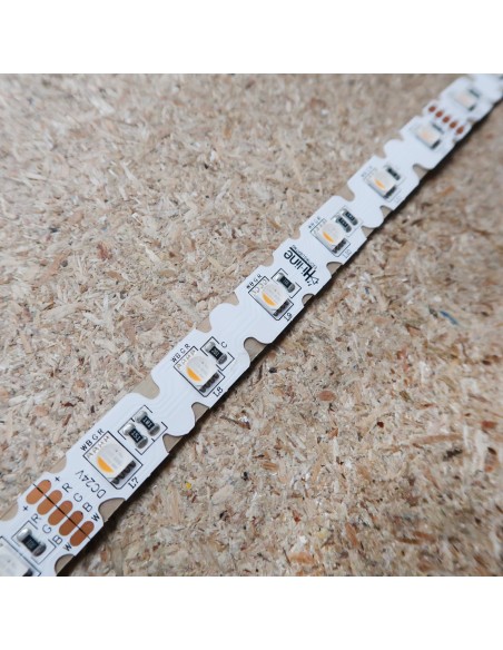 Bendable RGBW LED strip
