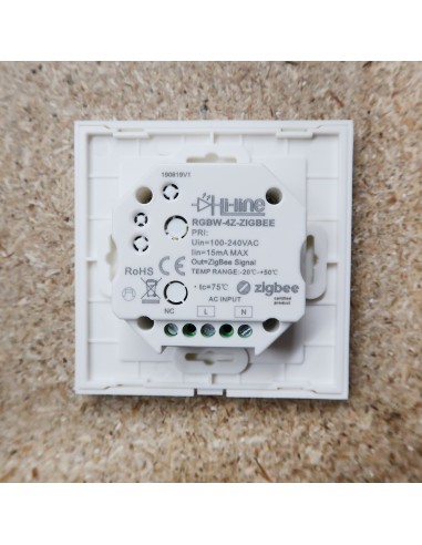 ZigBee 4-Zone RGB and RGBW touch panel (wall mount)