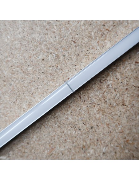 Seemless Joint connector for slimline under cabinet lighting