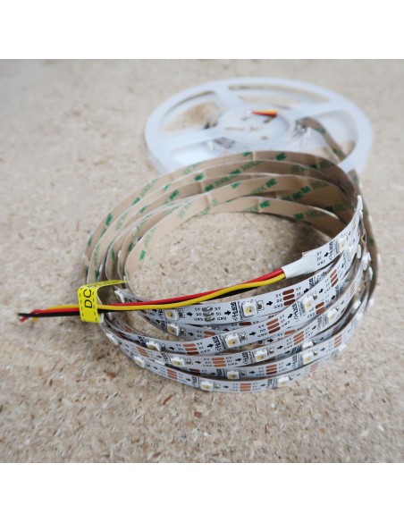  Individuell adressierbarer Pixel-LED-Streifen RGBW 5V 7.2W / m IP00 5m Rolle