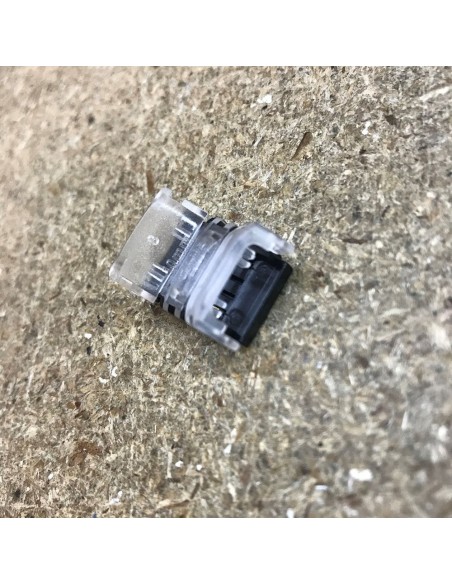 Strip to strip connector for high density 10mm IP00 single colour LED strips