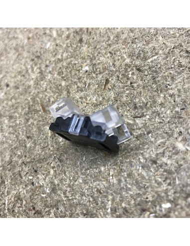 Strip to strip connector for high density 12mm IP00 single colour LED strips