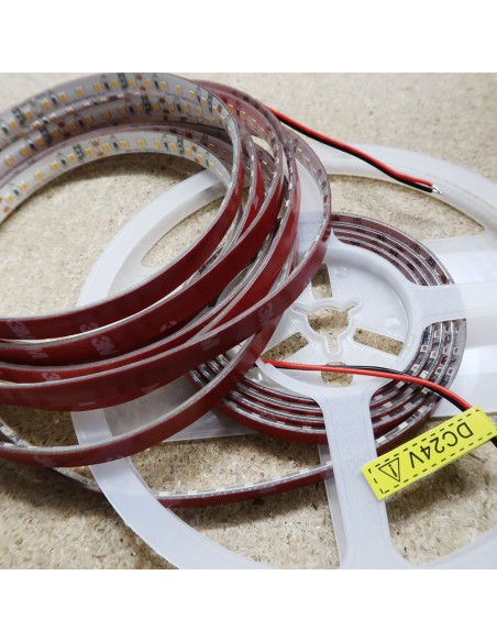 IP54/65 Warmweißer LED | Streifen 24V 28.8W/m CRI80 SMD2835