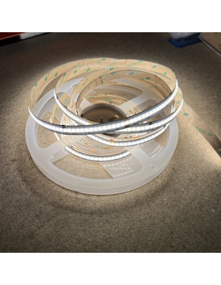 COB RGBW LED-Streifen 5m Rolle 24V – 896 LEDs/m – RGB + 2700K – CRI 90+ – IP20