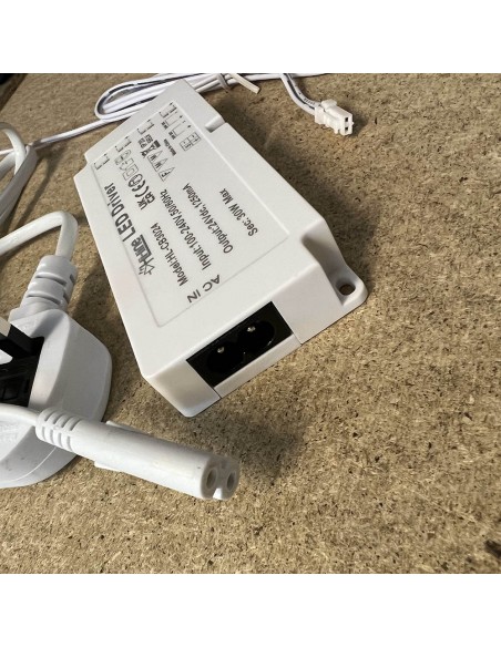 24V-30W-LED-Treiber-IP40-Dünnes-Design