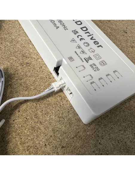 Leistungsstarker-60W-LED-Treiber-24V