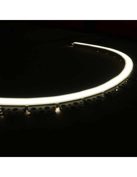 schlankes-plaster-in-led-profil