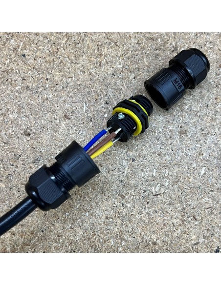 Connector for ip67 power supplies