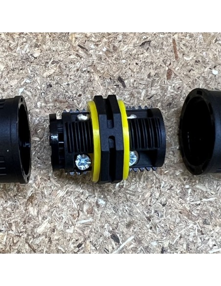 3 pin connector 240V AC