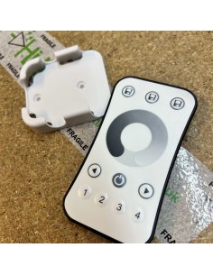 R6 4-Zone Dimming Remote Control 2