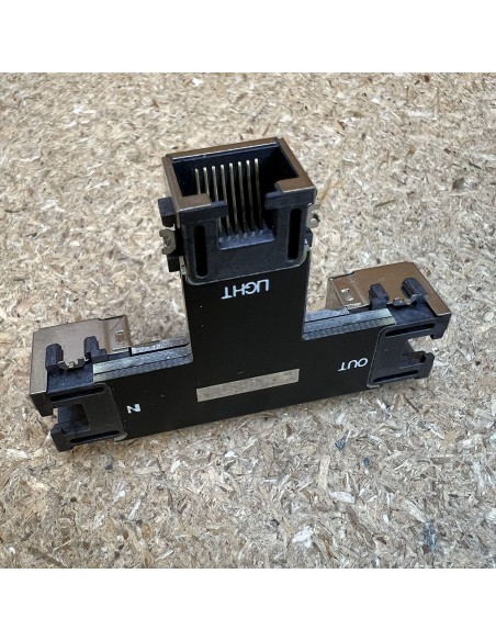t-junction-daisy-chain-connector-led-spotlights