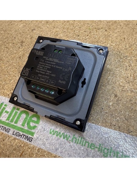 schwarz-led-touchpanel-lichtsteuerung-t14