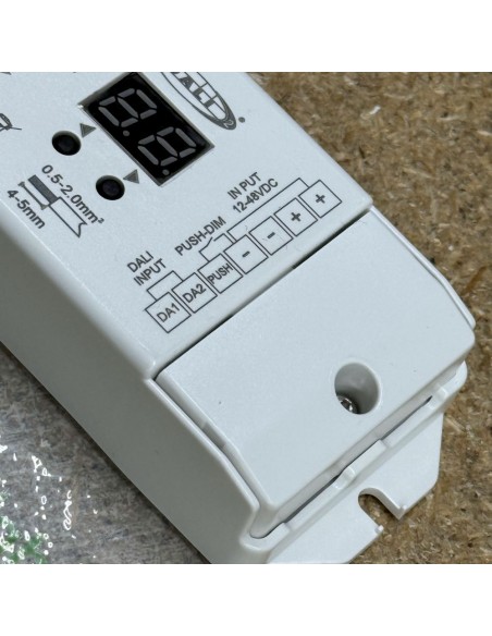 DA5-L-DALI-2-5-Channel-Lighting-Controller