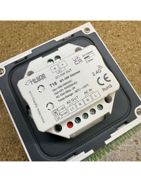 T18 Touch Panel 0/1-10V Dimmer | RF 2.4GHz | AC 100-240V | White Glass